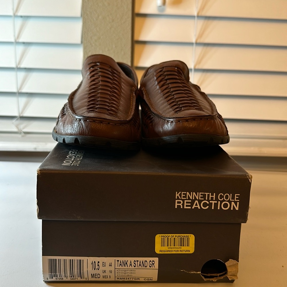 KENNETH COLE REACTION LOAFERS